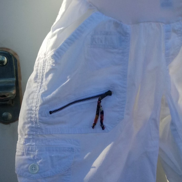 White Shorts Maternity Motherhood Size Medium - Picture 2 of 11